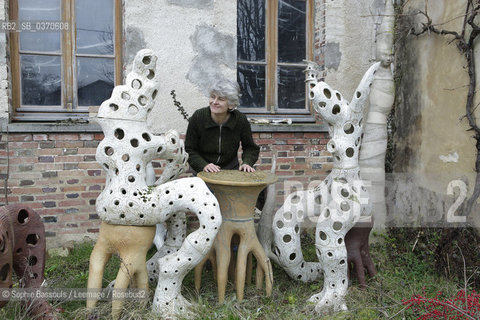 Portrait of Agnes Debizet parmi ses sculptures - 05/02/2016  ©Sophie Bassouls/Leemage/Rosebud2