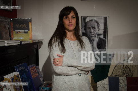 Uruguayan writer Vera Giaconi presents her new book Persone Care, published in Italy by Sur, at Tempo Ritrovato bookstore in Milan. La scrittrice uruguaiana Vera Giaconi presenta il suo nuovo libro Persone Care, pubblicato da Sur, alla libreria Tempo Ritrovato a Milano ©Marina Leone/Rosebud2