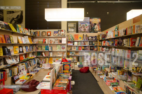 La libreria il Delfino è stata riconosciuta Miglior Libreria dItalia dalla  Scuola per Librai Umberto ed Elisabetta Mauri. Pavia, 5 Marzo 2019 Il Delfino bookstore was awarded as Best Italian bookstore by  Scuola per Librai Umberto ed Elisabetta Mauri. Pavia, March 5th, 2019 ©Marina Leone/Rosebud2