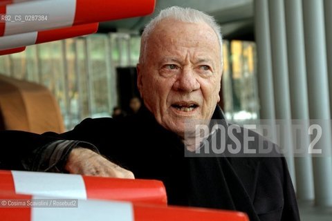 Rome, 12-02-2014.Culture.Art critic Achille Bonito Oliva presents his tv program Fuori quadro, pictured at MAXXI Museum in Rome.In the photo Achille Bonito Oliva ©Cosima Scavolini/Rosebud2