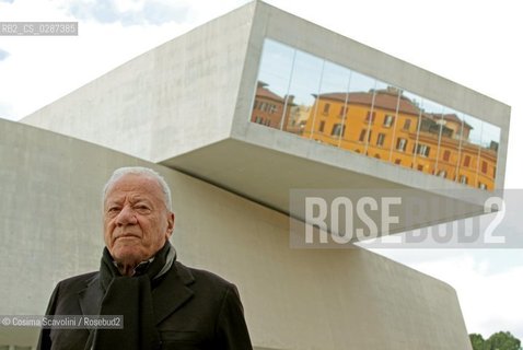 Rome, 12-02-2014.Culture.Art critic Achille Bonito Oliva presents his tv program Fuori quadro, pictured at MAXXI Museum in Rome.In the photo Achille Bonito Oliva ©Cosima Scavolini/Rosebud2