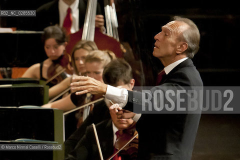 conductor Claudio Abbado with Mozart Orchestra 2008 ©Marco Nirmal Caselli/Rosebud2