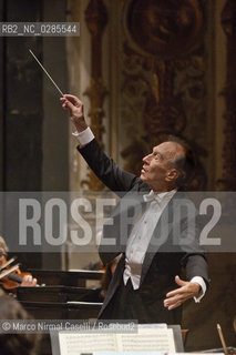 conductor Claudio Abbado with Mahler Chamber orchestra Ferrara Teatro Comunale 2007 ©Marco Nirmal Caselli/Rosebud2