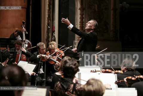 conductor Claudio Abbado with Mahler Chamber orchestra Ferrara Teatro Comunale 2007 ©Marco Nirmal Caselli/Rosebud2