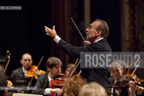 conductor Claudio Abbado with Mozart Orchestra  FERRARA Teatro Comunale 2010 ©Marco Nirmal Caselli/Rosebud2