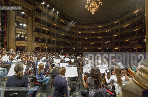 conductor Claudio Abbado with Mahler Chamber orchestra Ferrara Teatro Comunale 2007 ©Marco Nirmal Caselli/Rosebud2