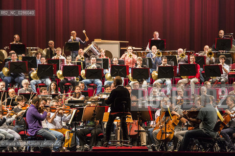 conductor Claudio Abbado with Mahler Chamber orchestra Ferrara Teatro Comunale 2007 ©Marco Nirmal Caselli/Rosebud2