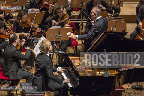 Bologna, Auditorium Manzoni.GIOVEDÍ 14 MARZO | ore 20.00.ORCHESTRA MOZART .CLAUDIO ABBADO direttore.JAN LISIECKI pianoforte ©Marco Nirmal Caselli/Rosebud2
