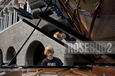 JAN LISIECKI piano 15_06_2011 ©Marco Nirmal Caselli/Rosebud2