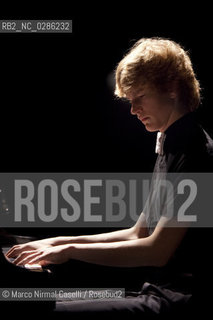 JAN LISIECKI piano 15_06_2011 ©Marco Nirmal Caselli/Rosebud2