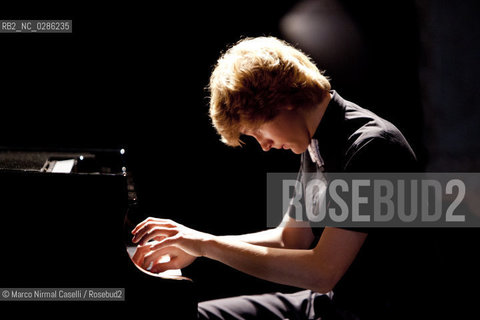 JAN LISIECKI piano 15_06_2011 ©Marco Nirmal Caselli/Rosebud2