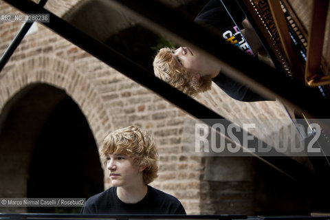 JAN LISIECKI piano 15_06_2011 ©Marco Nirmal Caselli/Rosebud2