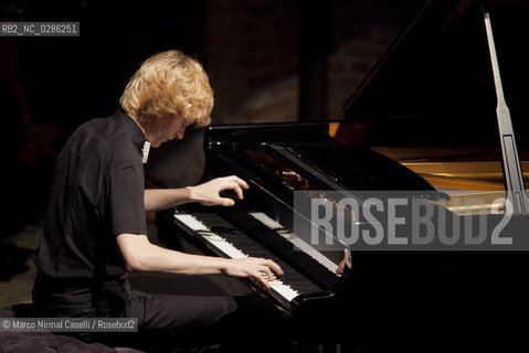 JAN LISIECKI piano 15_06_2011 ©Marco Nirmal Caselli/Rosebud2