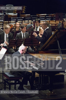STAGIONE 2012/2013 FERRARA MUSICA   Concerto straordinario per la città di Ferrara.Domenica 23 settembre 2012.Teatro Comunale di Ferrara..LUCERNE FESTIVAL ORCHESTRA.MAURIZIO POLLINI, pianoforte/piano.CLAUDIO ABBADO, direttore/conductor ©Marco Nirmal Caselli/Rosebud2