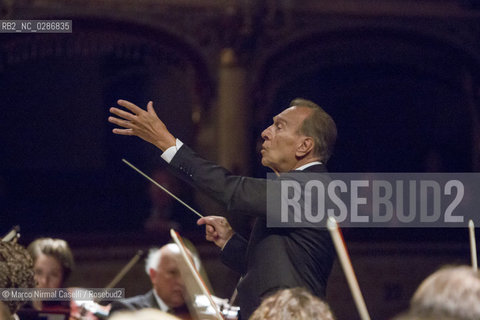 STAGIONE 2012/2013 FERRARA MUSICA   Concerto straordinario per la città di Ferrara.Domenica 23 settembre 2012.Teatro Comunale di Ferrara..LUCERNE FESTIVAL ORCHESTRA.MAURIZIO POLLINI, pianoforte/piano.CLAUDIO ABBADO, direttore/conductor ©Marco Nirmal Caselli/Rosebud2