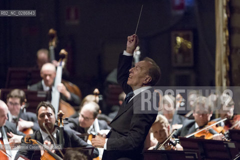 STAGIONE 2012/2013 FERRARA MUSICA   Concerto straordinario per la città di Ferrara.Domenica 23 settembre 2012.Teatro Comunale di Ferrara..LUCERNE FESTIVAL ORCHESTRA.MAURIZIO POLLINI, pianoforte/piano.CLAUDIO ABBADO, direttore/conductor ©Marco Nirmal Caselli/Rosebud2