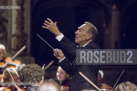 STAGIONE 2012/2013 FERRARA MUSICA   Concerto straordinario per la città di Ferrara.Domenica 23 settembre 2012.Teatro Comunale di Ferrara..LUCERNE FESTIVAL ORCHESTRA.MAURIZIO POLLINI, pianoforte/piano.CLAUDIO ABBADO, direttore/conductor ©Marco Nirmal Caselli/Rosebud2