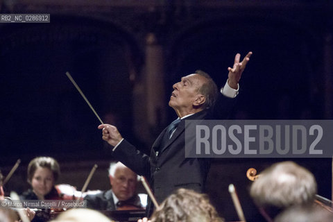 STAGIONE 2012/2013 FERRARA MUSICA   Concerto straordinario per la città di Ferrara.Domenica 23 settembre 2012.Teatro Comunale di Ferrara..LUCERNE FESTIVAL ORCHESTRA.MAURIZIO POLLINI, pianoforte/piano.CLAUDIO ABBADO, direttore/conductor ©Marco Nirmal Caselli/Rosebud2