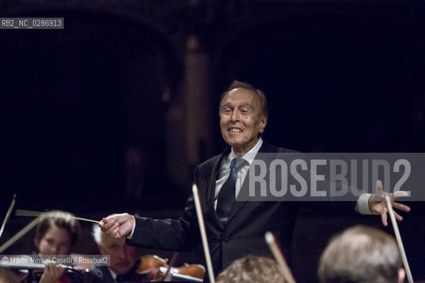 STAGIONE 2012/2013 FERRARA MUSICA   Concerto straordinario per la città di Ferrara.Domenica 23 settembre 2012.Teatro Comunale di Ferrara..LUCERNE FESTIVAL ORCHESTRA.MAURIZIO POLLINI, pianoforte/piano.CLAUDIO ABBADO, direttore/conductor ©Marco Nirmal Caselli/Rosebud2