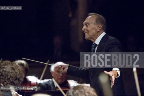 STAGIONE 2012/2013 FERRARA MUSICA   Concerto straordinario per la città di Ferrara.Domenica 23 settembre 2012.Teatro Comunale di Ferrara..LUCERNE FESTIVAL ORCHESTRA.MAURIZIO POLLINI, pianoforte/piano.CLAUDIO ABBADO, direttore/conductor ©Marco Nirmal Caselli/Rosebud2