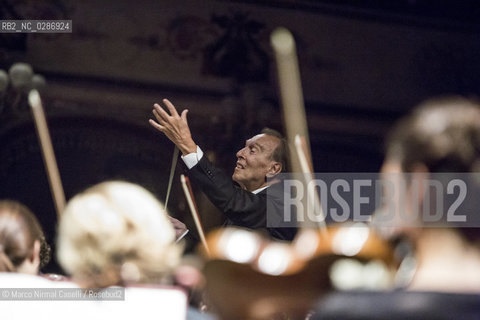 STAGIONE 2012/2013 FERRARA MUSICA   Concerto straordinario per la città di Ferrara.Domenica 23 settembre 2012.Teatro Comunale di Ferrara..LUCERNE FESTIVAL ORCHESTRA.MAURIZIO POLLINI, pianoforte/piano.CLAUDIO ABBADO, direttore/conductor ©Marco Nirmal Caselli/Rosebud2