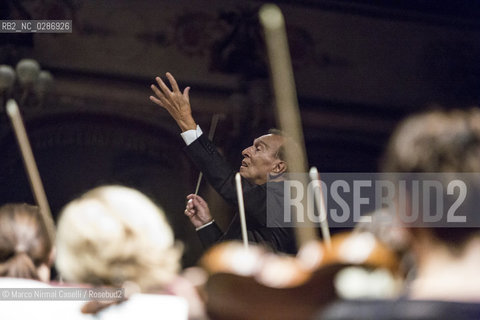 STAGIONE 2012/2013 FERRARA MUSICA   Concerto straordinario per la città di Ferrara.Domenica 23 settembre 2012.Teatro Comunale di Ferrara..LUCERNE FESTIVAL ORCHESTRA.MAURIZIO POLLINI, pianoforte/piano.CLAUDIO ABBADO, direttore/conductor ©Marco Nirmal Caselli/Rosebud2