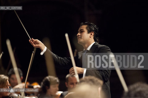 FERRARA MUSICA stagione 2010/11 MAHLER CHAMBER ORCHESTRA.ORCHESTRA MOZART.DIEGO MATHEUZ,direttore.VADIM REPIN, violino  Teatro Comunale di Ferrara ,12 Aprile 2011 ©Marco Nirmal Caselli/Rosebud2