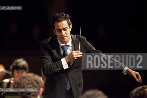 FERRARA MUSICA stagione 2010/11 MAHLER CHAMBER ORCHESTRA.ORCHESTRA MOZART.DIEGO MATHEUZ,direttore.VADIM REPIN, violino  Teatro Comunale di Ferrara ,12 Aprile 2011 ©Marco Nirmal Caselli/Rosebud2