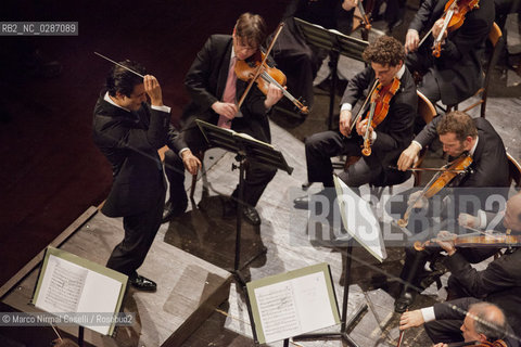 FERRARA MUSICA stagione 2010/11 MAHLER CHAMBER ORCHESTRA.ORCHESTRA MOZART.DIEGO MATHEUZ,direttore.VADIM REPIN, violino  Teatro Comunale di Ferrara ,12 Aprile 2011 ©Marco Nirmal Caselli/Rosebud2