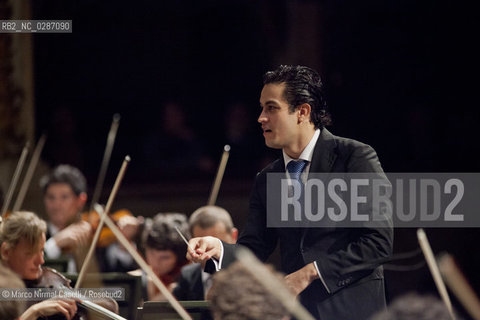 FERRARA MUSICA stagione 2010/11 MAHLER CHAMBER ORCHESTRA.ORCHESTRA MOZART.DIEGO MATHEUZ,direttore.VADIM REPIN, violino  Teatro Comunale di Ferrara ,12 Aprile 2011 ©Marco Nirmal Caselli/Rosebud2