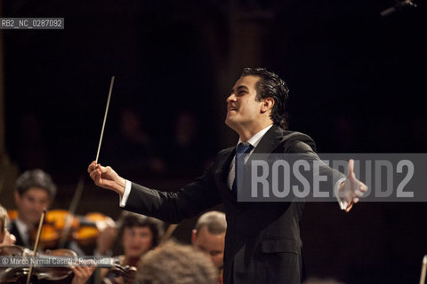FERRARA MUSICA stagione 2010/11 MAHLER CHAMBER ORCHESTRA.ORCHESTRA MOZART.DIEGO MATHEUZ,direttore.VADIM REPIN, violino  Teatro Comunale di Ferrara ,12 Aprile 2011 ©Marco Nirmal Caselli/Rosebud2