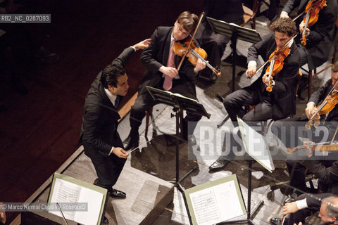 FERRARA MUSICA stagione 2010/11 MAHLER CHAMBER ORCHESTRA.ORCHESTRA MOZART.DIEGO MATHEUZ,direttore.VADIM REPIN, violino  Teatro Comunale di Ferrara ,12 Aprile 2011 ©Marco Nirmal Caselli/Rosebud2
