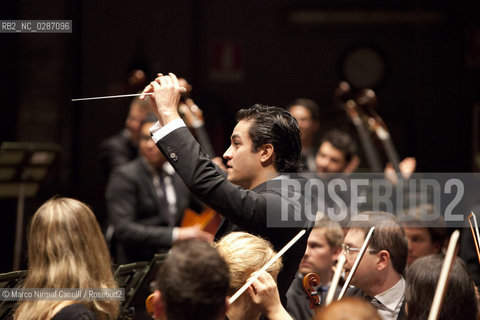 FERRARA MUSICA stagione 2010/11 MAHLER CHAMBER ORCHESTRA.ORCHESTRA MOZART.DIEGO MATHEUZ,direttore.VADIM REPIN, violino  Teatro Comunale di Ferrara ,12 Aprile 2011 ©Marco Nirmal Caselli/Rosebud2