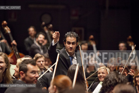 FERRARA MUSICA stagione 2010/11 MAHLER CHAMBER ORCHESTRA.ORCHESTRA MOZART.DIEGO MATHEUZ,direttore.VADIM REPIN, violino  Teatro Comunale di Ferrara ,12 Aprile 2011 ©Marco Nirmal Caselli/Rosebud2