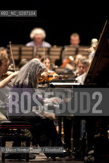 MAHLER CHAMBER ORCHESTRA.ORCHESTRA MOZART.CLAUDIO ABBADO, direttore.MARTHA ARGERICH, pianoforte.Estonian Philharmonic Chamber Choir  14/04/2011 Ferrara Teatro Comunale ©Marco Nirmal Caselli/Rosebud2