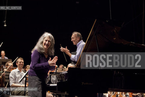 MAHLER CHAMBER ORCHESTRA.ORCHESTRA MOZART.CLAUDIO ABBADO, direttore.MARTHA ARGERICH, pianoforte.Estonian Philharmonic Chamber Choir  14/04/2011 Ferrara Teatro Comunale ©Marco Nirmal Caselli/Rosebud2