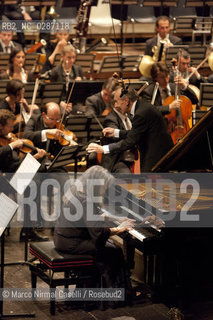 MAHLER CHAMBER ORCHESTRA.ORCHESTRA MOZART.CLAUDIO ABBADO, direttore.MARTHA ARGERICH, pianoforte.Estonian Philharmonic Chamber Choir  14/04/2011 Ferrara Teatro Comunale ©Marco Nirmal Caselli/Rosebud2