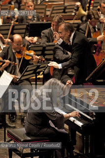 MAHLER CHAMBER ORCHESTRA.ORCHESTRA MOZART.CLAUDIO ABBADO, direttore.MARTHA ARGERICH, pianoforte.Estonian Philharmonic Chamber Choir  14/04/2011 Ferrara Teatro Comunale ©Marco Nirmal Caselli/Rosebud2