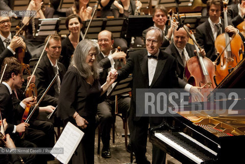 MAHLER CHAMBER ORCHESTRA.ORCHESTRA MOZART.CLAUDIO ABBADO, direttore.MARTHA ARGERICH, pianoforte.Estonian Philharmonic Chamber Choir  14/04/2011 Ferrara Teatro Comunale ©Marco Nirmal Caselli/Rosebud2