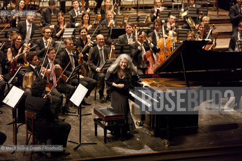 MAHLER CHAMBER ORCHESTRA.ORCHESTRA MOZART.CLAUDIO ABBADO, direttore.MARTHA ARGERICH, pianoforte.Estonian Philharmonic Chamber Choir  14/04/2011 Ferrara Teatro Comunale ©Marco Nirmal Caselli/Rosebud2