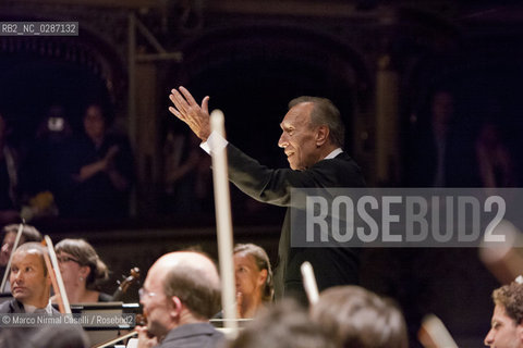 MAHLER CHAMBER ORCHESTRA.ORCHESTRA MOZART.CLAUDIO ABBADO, direttore.MARTHA ARGERICH, pianoforte.Estonian Philharmonic Chamber Choir  14/04/2011 Ferrara Teatro Comunale ©Marco Nirmal Caselli/Rosebud2