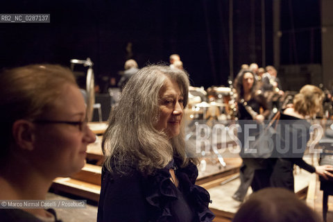 MAHLER CHAMBER ORCHESTRA.ORCHESTRA MOZART.CLAUDIO ABBADO, direttore.MARTHA ARGERICH, pianoforte.Estonian Philharmonic Chamber Choir  14/04/2011 Ferrara Teatro Comunale ©Marco Nirmal Caselli/Rosebud2