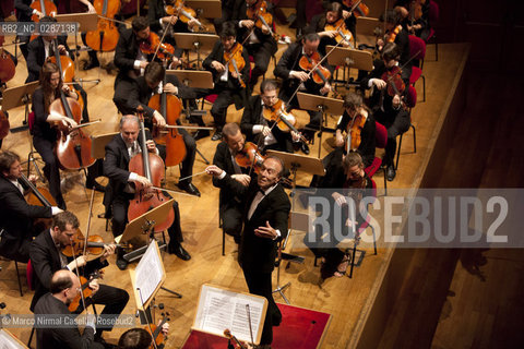 AUDITORIUM MANZONI.Sabato 16 aprile 2011 ORCHESTRA MOZART.MAHLER CHAMBER ORCHESTRA.ESTONIAN PHILHARMONIC CHAMBER CHOIR.CLAUDIO ABBADO direttore.MARTHA ARGERICH pianoforte        Concerto in coproduzione con Ferrara Musica ©Marco Nirmal Caselli/Rosebud2