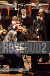 Giovedì 21 aprile 2011 - Roma, Auditorium Parco della Musica (Accademia Nazionale di Santa Cecilia).ORCHESTRA MOZART.MAHLER CHAMBER ORCHESTRA.ESTONIAN PHILHARMONIC CHAMBER CHOIR.CLAUDIO ABBADO direttore.MARTHA ARGERICH pianoforte ©Marco Nirmal Caselli/Rosebud2
