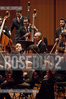 Giovedì 21 aprile 2011 - Roma, Auditorium Parco della Musica (Accademia Nazionale di Santa Cecilia).ORCHESTRA MOZART.MAHLER CHAMBER ORCHESTRA.ESTONIAN PHILHARMONIC CHAMBER CHOIR.CLAUDIO ABBADO direttore.MARTHA ARGERICH pianoforte ©Marco Nirmal Caselli/Rosebud2