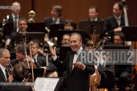 Giovedì 21 aprile 2011 - Roma, Auditorium Parco della Musica (Accademia Nazionale di Santa Cecilia).ORCHESTRA MOZART.MAHLER CHAMBER ORCHESTRA.ESTONIAN PHILHARMONIC CHAMBER CHOIR.CLAUDIO ABBADO direttore.MARTHA ARGERICH pianoforte ©Marco Nirmal Caselli/Rosebud2