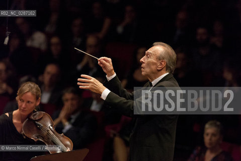 Giovedì 21 aprile 2011 - Roma, Auditorium Parco della Musica (Accademia Nazionale di Santa Cecilia).ORCHESTRA MOZART.MAHLER CHAMBER ORCHESTRA.ESTONIAN PHILHARMONIC CHAMBER CHOIR.CLAUDIO ABBADO direttore.MARTHA ARGERICH pianoforte ©Marco Nirmal Caselli/Rosebud2