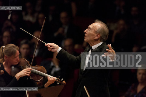 Giovedì 21 aprile 2011 - Roma, Auditorium Parco della Musica (Accademia Nazionale di Santa Cecilia).ORCHESTRA MOZART.MAHLER CHAMBER ORCHESTRA.ESTONIAN PHILHARMONIC CHAMBER CHOIR.CLAUDIO ABBADO direttore.MARTHA ARGERICH pianoforte ©Marco Nirmal Caselli/Rosebud2