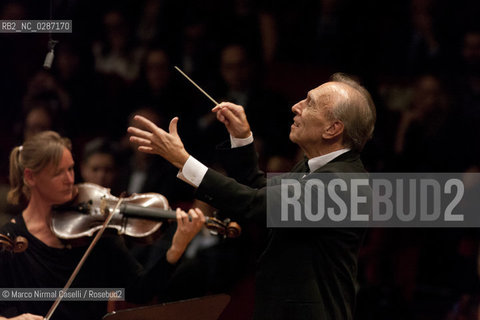 Giovedì 21 aprile 2011 - Roma, Auditorium Parco della Musica (Accademia Nazionale di Santa Cecilia).ORCHESTRA MOZART.MAHLER CHAMBER ORCHESTRA.ESTONIAN PHILHARMONIC CHAMBER CHOIR.CLAUDIO ABBADO direttore.MARTHA ARGERICH pianoforte ©Marco Nirmal Caselli/Rosebud2