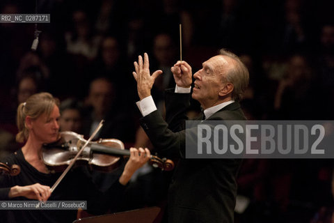 Giovedì 21 aprile 2011 - Roma, Auditorium Parco della Musica (Accademia Nazionale di Santa Cecilia).ORCHESTRA MOZART.MAHLER CHAMBER ORCHESTRA.ESTONIAN PHILHARMONIC CHAMBER CHOIR.CLAUDIO ABBADO direttore.MARTHA ARGERICH pianoforte ©Marco Nirmal Caselli/Rosebud2